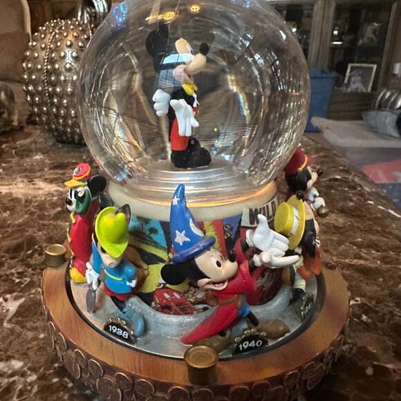 Disney Mickey Mouse March Musical Snow Globe – Rare Collector’s Item - Picture 4 of 5